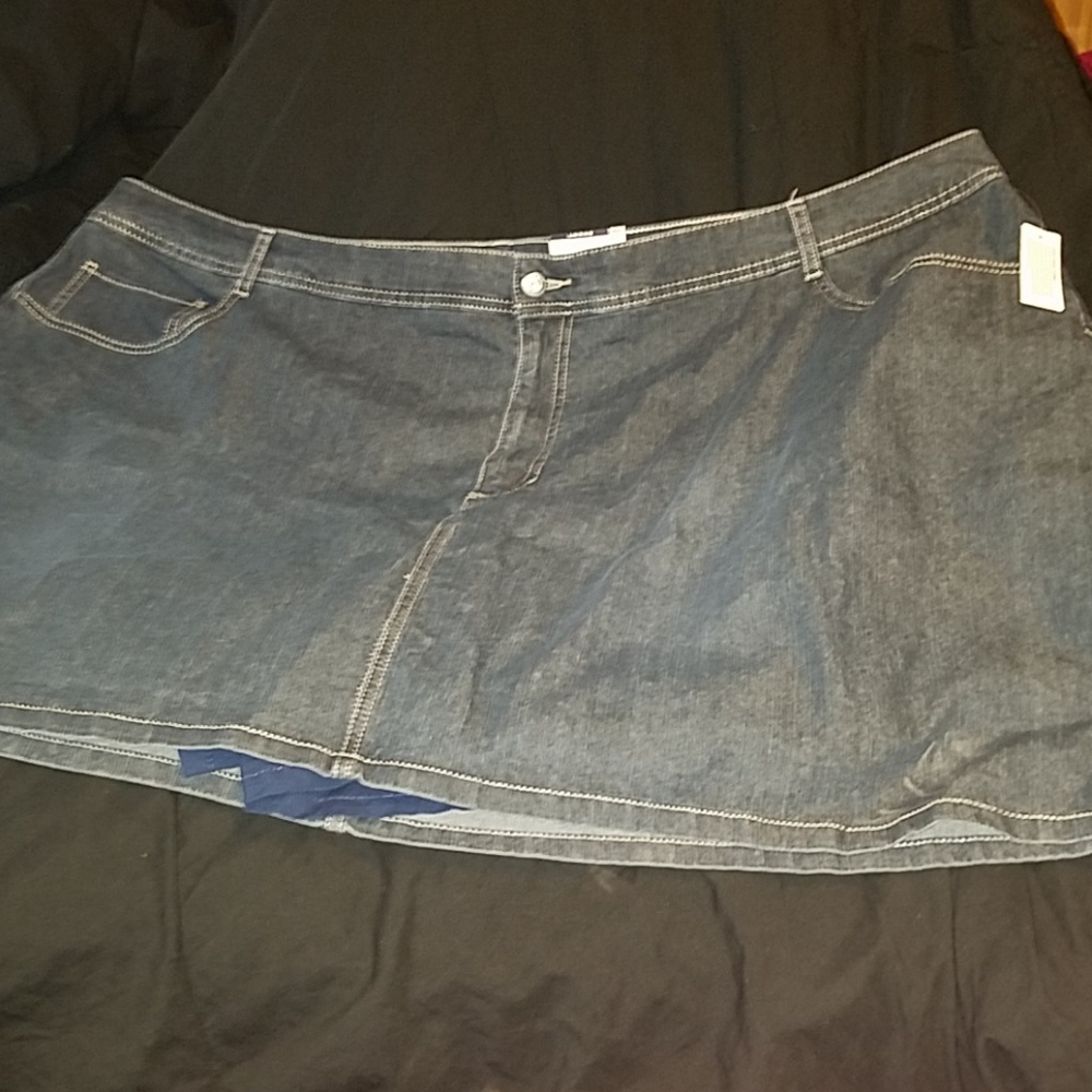 NWT- Plus size denim skort